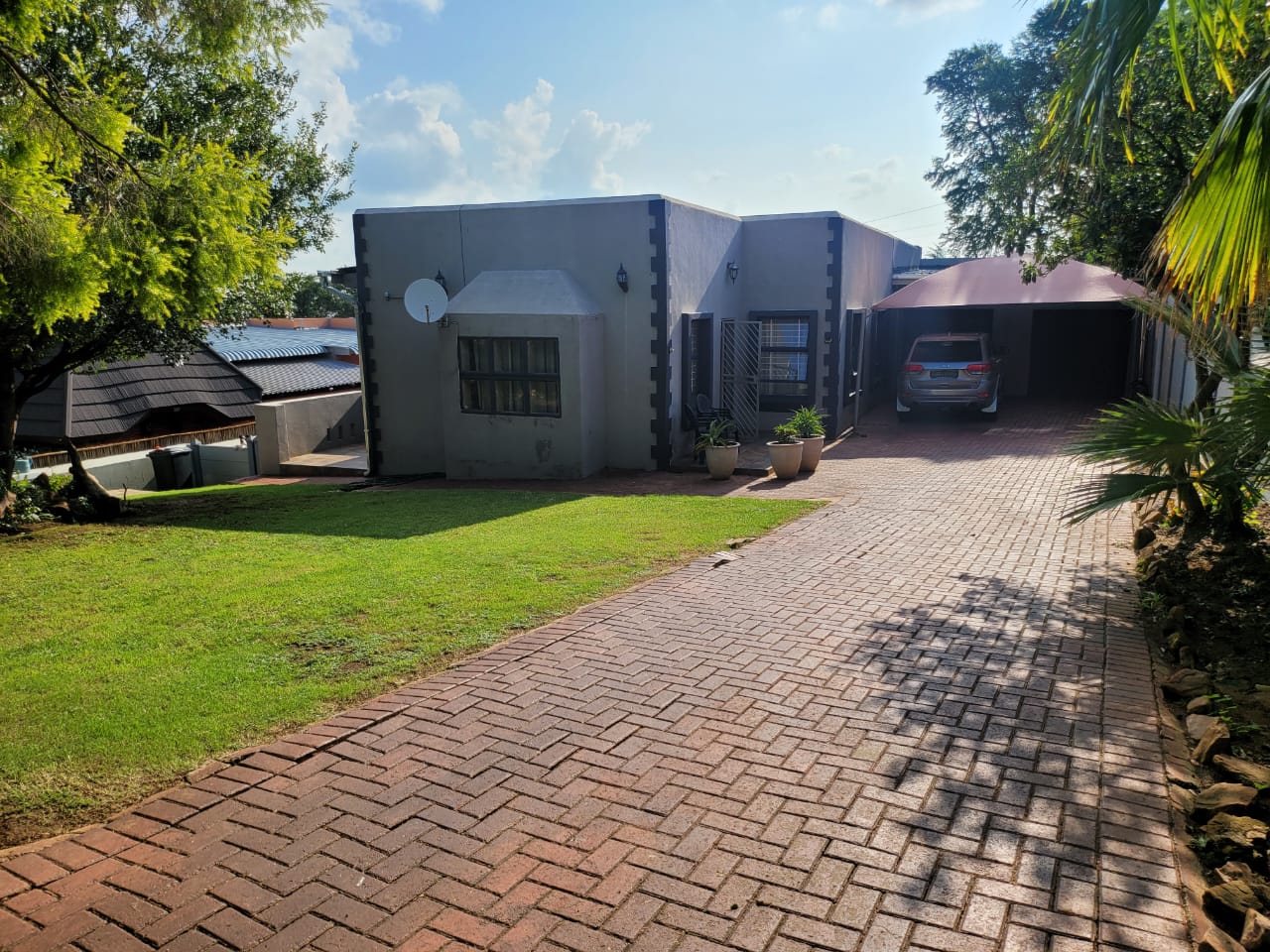 352528287.jpg
