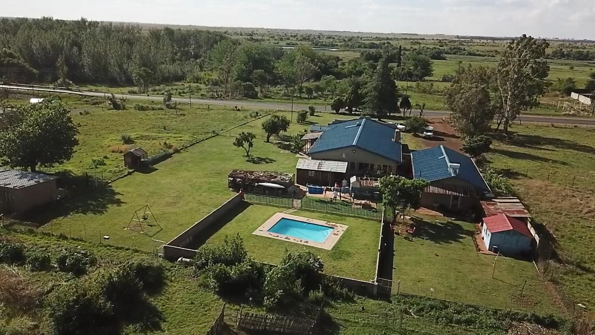 4 Bedroom Farm for Sale - Gauteng